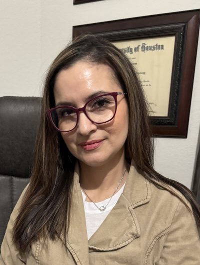 Adriana Flores.jpg